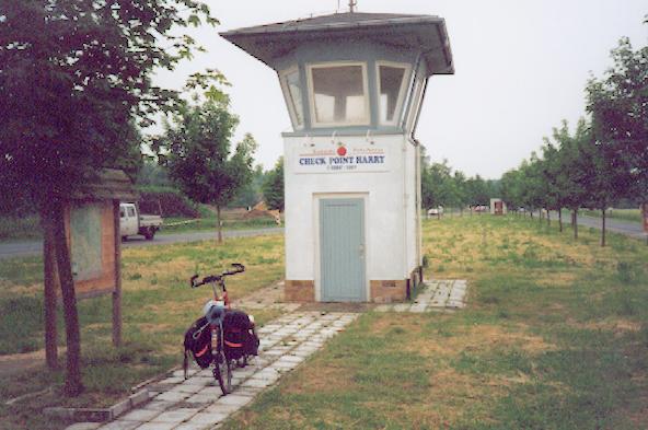 Checkpoint Harry. Fd gr&auml;ns &ouml;st-/v&auml;sttyskland mellan Boizenburg och Lauenburg.