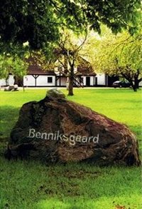 Bennicksg&aring;rd, sten